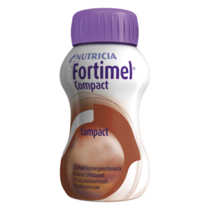 Flasche Nutricia Fortimel Compact mit Schokoladengeschmack und lila Schraubverschluss.