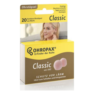 Eine gelbe Verpackung mit Ohrstöpseln aus Wachs, ideal für Schlaf und Entspannung, abgebildet mit einer lächelnden Frau.