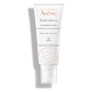 Tube mit rückfettender Creme von Avène, geeignet für trockene Haut, beruhigt Juckreiz.