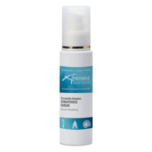 Weißer Pumpflakon mit blauer und grauer Kennzeichnung, enthält straffendes Ceramid-Komplex Serum.