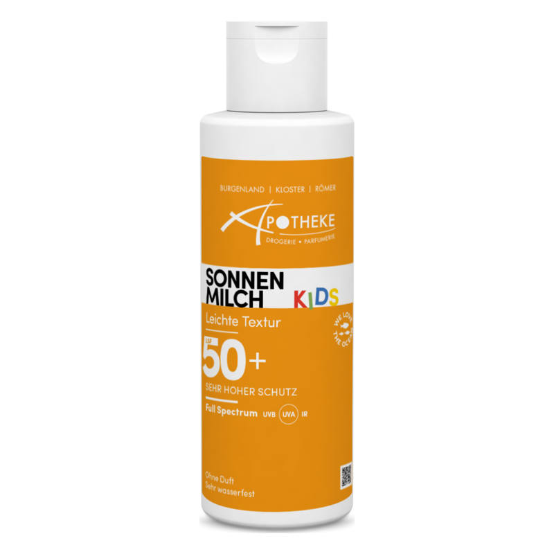 Sonnenmilch für Kinder in einer weißen Flasche mit orangefarbenem Etikett, Lichtschutzfaktor 50+, wasserfest und ohne Duft.